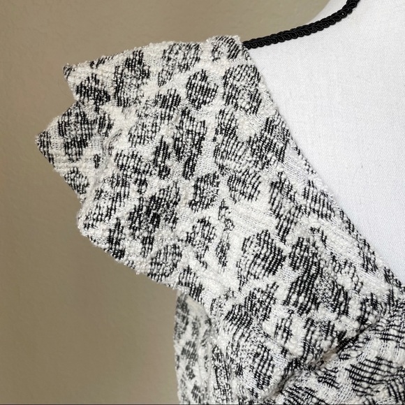 Dolan Savannah Asymetric Ruffle Textured Top L - Picture 7 of 10